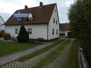 Doppelhaushälfte ca.111 qm, Garage, Nebengebäude 31 qm Nutzfläche, Grundstück ca. 522 qm - Himmelkron
