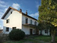 Hütschenhausen - Freistehendes Einfamilienhaus mit zwei Garagen und Garten - Hütschenhausen