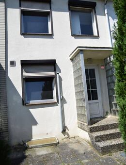 Reihenmittelhaus in guter Lage von Hamburg - Farmsen Courtagefrei - Hamburg