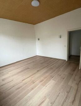 ** Zentrale 2-Raum-Wohnung in Elsterberg** - Elsterberg