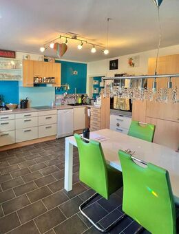 Reserviert - Zweifamilienhaus auf großzügigem Grundstück in guter Lage - Lottstetten