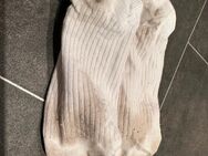 Stinkende Getragene Socken - Düsseldorf