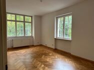 S-MITTE!!! Sehr schöne, helle 6-Zi.-Wohnung * EBK * TL-Bad * 2 sep. WCs * 2 Balkone * WG-geeignet * - Stuttgart