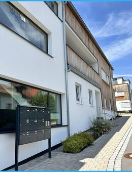 VERKAUFT !! 2-Zimmer-Wohnung - moderne Architektur in bester ZENTRUMSLAGE - wie neu !! - Bad Birnbach
