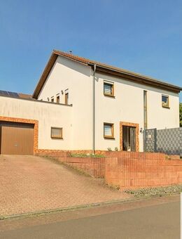 Geräumiges Einfamilienhaus mit traumhafter Dachterrasse! - Dürrholz
