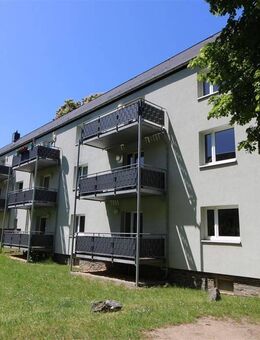 3-Zimmer-Wohnung in der 1. Etage mit Balkon wartet auf neue Mieter - Plauen