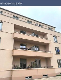 Hochmoderne Dachgeschosswohnung mit Einbauküche und Pkw-Stellplatz mit Wallbox in ruhiger Lage - Berlin