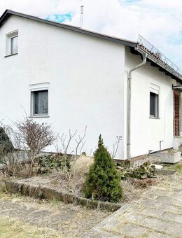 Großzügiger Bungalow in Massivbauweise mit herrlichem Grundstück in ländlicher Lage! - Hummeltal