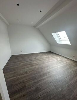 Neusanierte 3-Zimmer und 4 1/2-Zimmer Wohnungen - Hambrücken