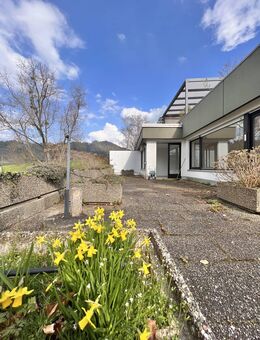 Lichtdurchflutete Traumwohnung in Randlage! Riesige Terrasse (ca. 68 qm²) für Sonnenliebhaber! - Badenweiler