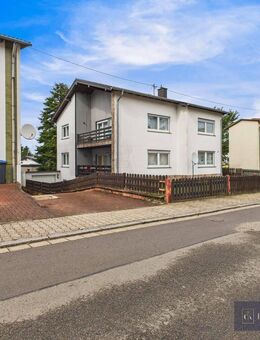 Top Zweifamilienhaus mit Balkon und Garten - Schiffweiler