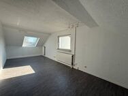 Helle und gepflegte 2-ZKB-Dachgeschosswohnung in ruhiger Lage von Wadgassen - Wadgassen