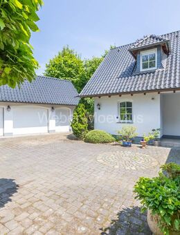 Freistehendes Einfamilienhaus im Landhaus-Stil am Naturschutzgebiet mit Garagenhaus + großem Garten - Neunkirchen-Seelscheid