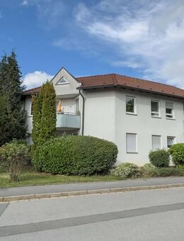 Gemütliche 2-Zimmer Wohnung mit Balkon, Einbauküche und KFZ-Stellplatz - Coburg