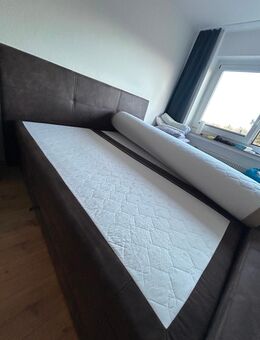Neuwertiges Kingsize Doppelbett - Paderborn