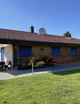 Ein Traum: Wunderschöner Blockhaus Bungalow auf großem Grundstück - Oberostendorf