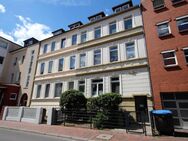 Modernisierte Wohnung mit 3 Zimmern sowie Balkon in Bahnhofsnähe! - Hildesheim