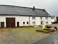 Einfamilienhaus mit Scheune sowie mehreren Pferdeboxen - Breitscheid (Hessen)