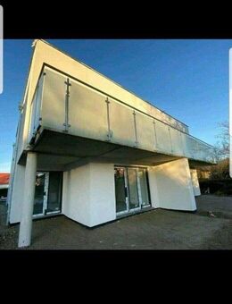 Exclusive 3 1/2 Zimmer Wohnung - Penthouse - Dachterrasse und Balkon - Schlangen