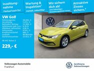 VW Golf, 1.5 TSI VIII Life FrontAssist CD13KX, Jahr 2020 - Frankfurt (Main)