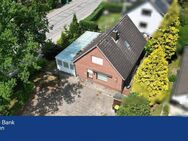 Grundsolides Einfamilienhaus mit Platz für ein weiteres Bauvorhabe - Ammersbek