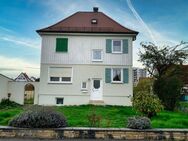 Renovierungsbedürftiges nettes Einfamilienhaus mit Garage, sofort frei - Crailsheim