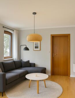 Familienparadies mit großem Garten mitten in der Stadt - Neckartenzlingen