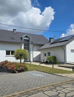 Luxuriöses Einfamilienhaus mit Einliegerwohnung und Doppelgarage Nähe LUX-TR-BIT ! - Eisenach (Rheinland-Pfalz)
