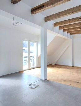 Charmante Maisonette mit Galerie und Balkon - wohnen mit Charakter - Albstadt