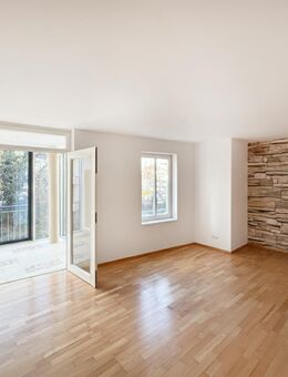 Lichtdurchflutete 3-Zimmer-Wohnung mit Wintergarten - Berlin