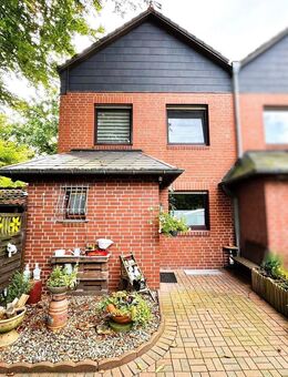 Gemütliches Reihenendhaus mit Gartenidylle und Kamin in Glinde - Glinde