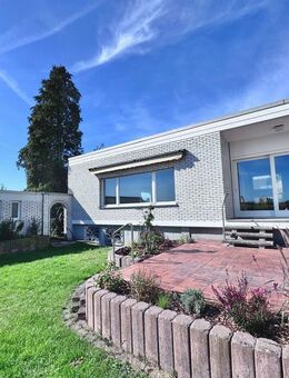 Freistehender Bungalow mit Weitblick, Aufstockungsmöglichkeit und Baugrundstück - Jülich