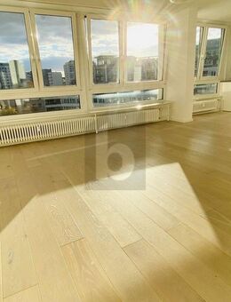 LICHTDURCHFLUTETE MIT PANORAMABLICK - Berlin