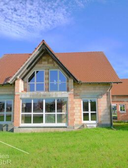 Rohbau Einfamilienhaus mit Doppelgarage in sonniger u. ruhiger Lage von Berching/Wallnsdorf - Berching