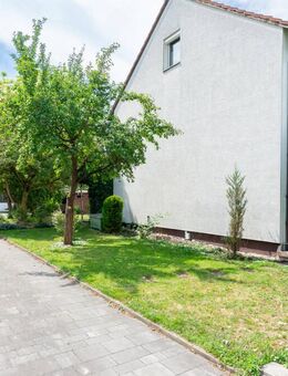 Ihr Familienidyll in Fürth - Doppelhaushälfte mit Platz und Potenzial - Fürth