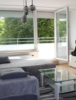 Schöne, ruhige 2-Zimmer Wohnung, Südbalkon mit Blick ins Grüne - Regensburg