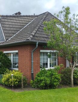 Geräumiges EFH mit sep. Einliegerwohnung, Garage, Werkstattraum und Nebengebäude - Weddingstedt