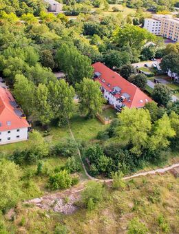 freundliche 3-Zimmer-Wohnung in Merseburg mit Lift und großem Balkon in ruhiger und schöner Lage - Merseburg