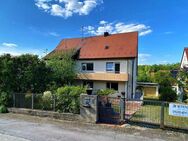 Grundstückswert: ca. 457.800 bis ca. 534.100 € - Herrlich gelegenes Zweifamilienhaus im Grünen - Schwabach Zentrum