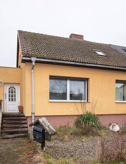 Listenpreis 135.000,00 € - Einfamilienhaus am Stadtrand von Altentreptow umgeben von Wiesen und Feldern - Altentreptow