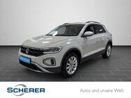 VW T-Roc, 1.5 TSI Move APP, Jahr 2024 - Mainz