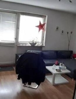 Ruhige und gepflegte Wohnung in einem Dreifamilienhaus - Bremen