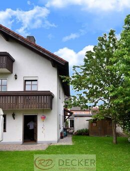 Charmante Doppelhaushälfte mit Einliegerwohnung - auf einem Erbbaurechtsgrundstück - in Kürze beziehbar! - Dorfen