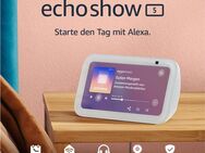 Echo Show 5 (3. Gen., 2023) | Smartes Display und Wecker mit noch präziserem Klang | Weiß - Berlin Neukölln