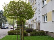 Geräumige 4-R-Wohnung mit Balkon - Borna