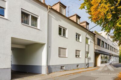 Anlageobjekt in Bestlage: Mehrfamilienhaus mit 6 Garagen direkt an der Fußgängerzone in Weiden
