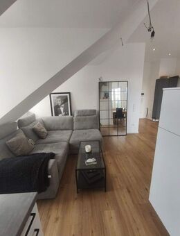 3-Zimmer Dachgeschosswohnung saniert m. Balkon, WG möglich, 2.OG - Ismaning