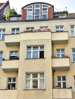 Urban vibes: 3-Zimmer-Gründerzeit-Wohnung + in Friedrichshain + Jetzt provisionsfrei investieren - Berlin