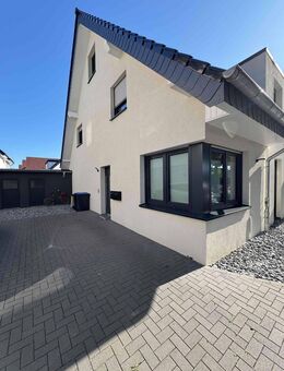 Zeitgemäßes Wohnen auf zwei Ebenen - Neubau Maisonettewohnung - Lippstadt