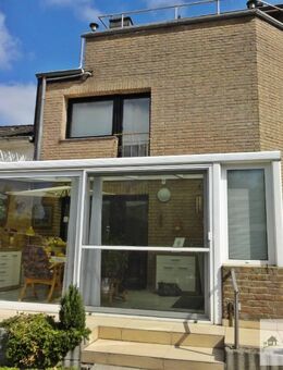 +++ Charmantes Zweifamilienhaus mit Wintergarten, Garten und Terrasse , Parterre barrierefrei ! +++ - Eschweiler